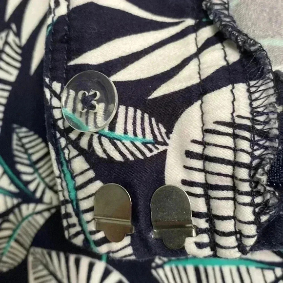 Recreation navy & white leaf shorts - Picture 6 of 11